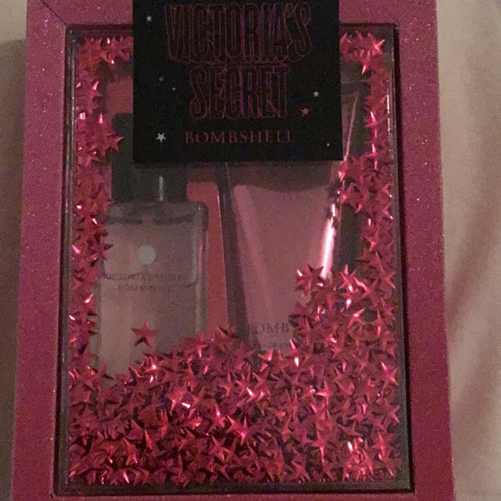 Victoria’s secrets bombshell mist and lotion